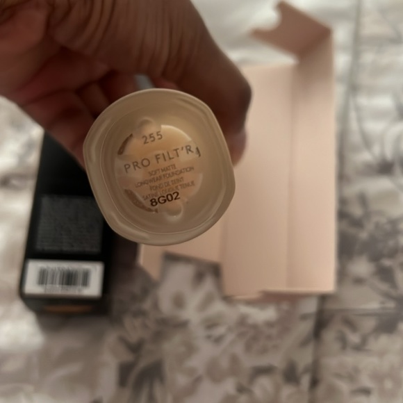 Fenty beauty pro filter foundation 255 - Picture 3 of 4